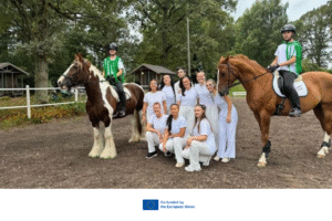El voluntariado europeo que unió inclusión, caballos y música